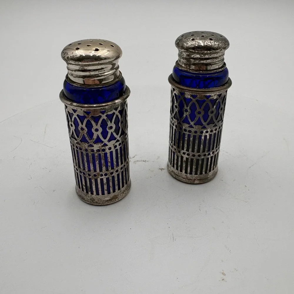 Vintage‎ Cobalt Blue Glass Salt Pepper Shakers Ornate Silver Plate Holders Japan